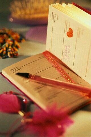 has12543's profile picture. -
انا انسانه أبعثر أحرفي كذوق فقط ، لستُ بريئہ وﻻ سيئہ وﻻ ذاتُ حزن ، أنا متوسطة الصَبر ، قصيرةُ الحَظ ، طويلةُ الصَمت ، فقيرة البوح ، وغنيہ باللہ ..