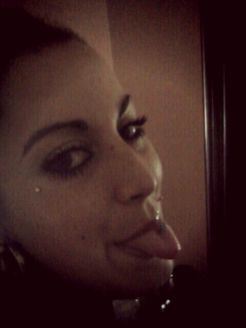 Tu mi mas bonita casualidad, lo mejor de mi vida estar junto a ti.;)).Y mi debilidad la ropa....