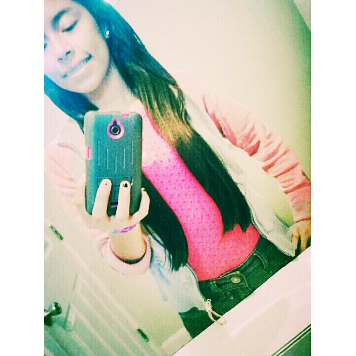 Hello :) Yes it's Official Lil_Boo (; ♥ i love music no lie, Without my life would be boring :) For more info about me , Message me c; Bye.