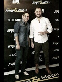 Frases de diversos outros cantores, mas em especial do Jorge e Mateus !!
