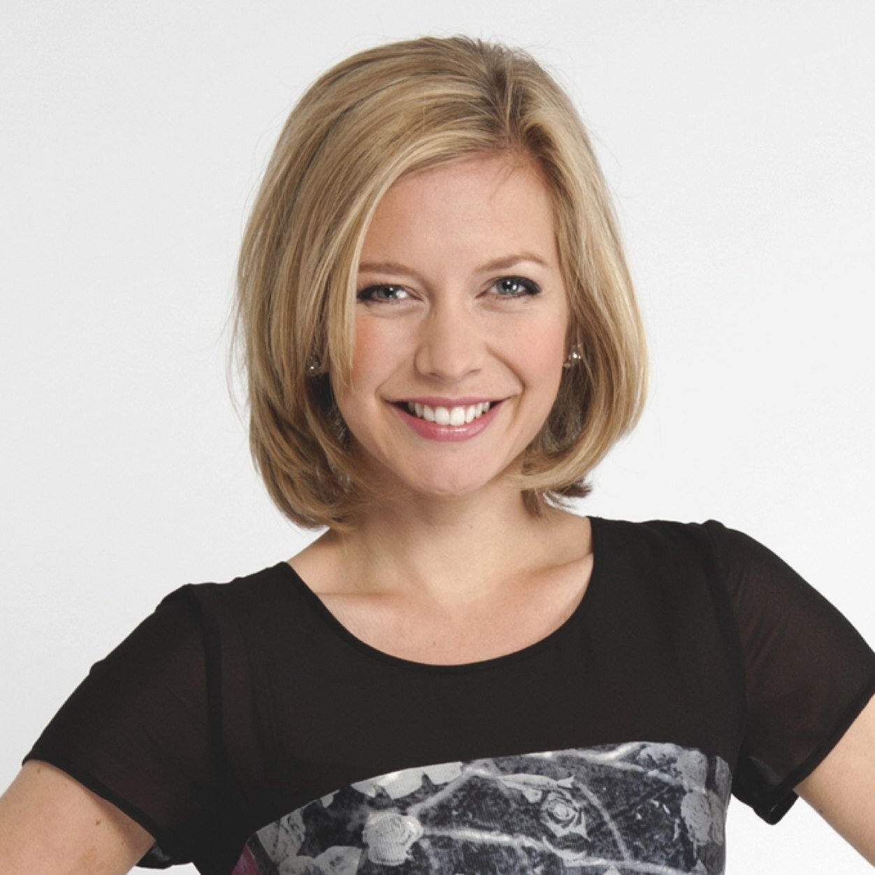 teamrachelriley's profile picture. @RachelRileyRR- 'Countdown' and '8 Out of 10 Cats does Countdown' maths whizz; ex-'Gadget Show' presenter; 2013 'Strictly' hoofer & Manchester United supporter