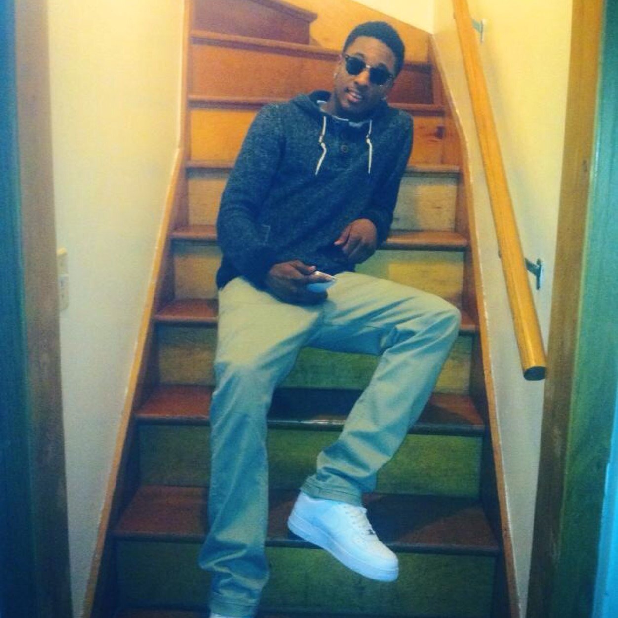 Don't Give Af You Hoes I Heard A Lot Of You Niggas Broke Would Do Anything For Some Paper #LeoBaby