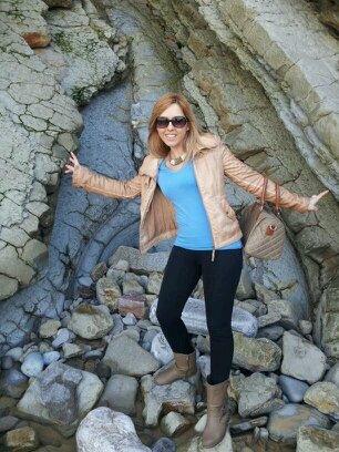 lo mejor para ser feliz es vivir la vida sin mirar hacia atras y disfrutar de todoo