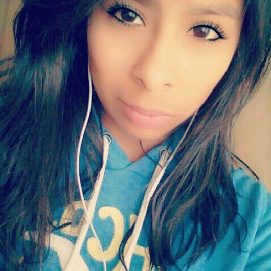 Dreammmgirl_'s profile picture. GRADUATING IN 2015 	               
  
 IG @forever_lovingyou
 kik me @_foreverlovingyou_