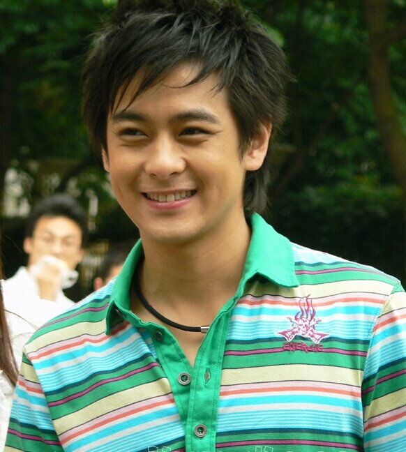 donny_isk27's profile picture. just an ordinary boy. love music, food dan having fun with my friends :D