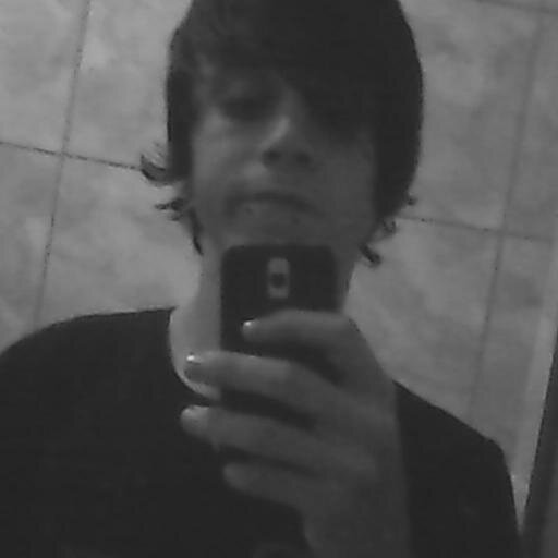 ''musica. me descontrola, controla, acalma e agita td isso ao mesmo tempo''