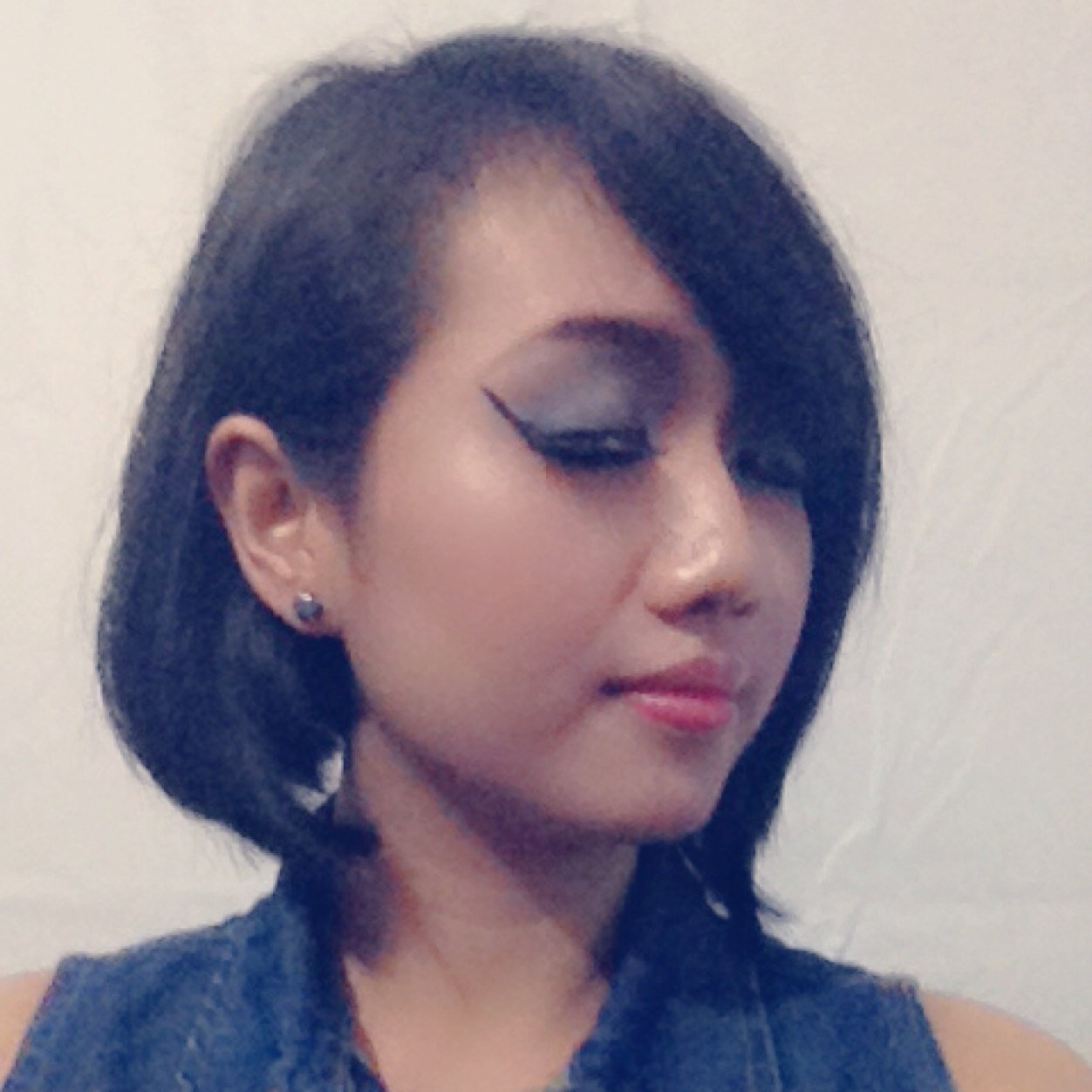 bonitadio's profile picture. Vocalist & Song writter . Extra ordinary banker . Listening to paramore .