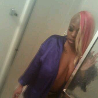 HEY BOYZZ/#realMENneedonlyapply...#adorablyCute, makeup artist/#PRETTY DARN thick,_#adult entertainer #funny@s fukk,multilayered #fReeSpiRitEd^PaP3r^CHASER