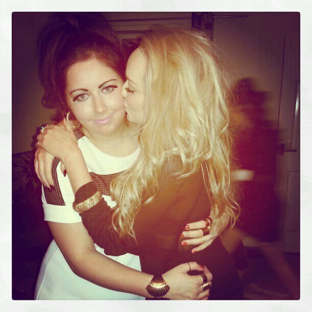 KariLou21's profile picture. Strive to be happy and live to believe.