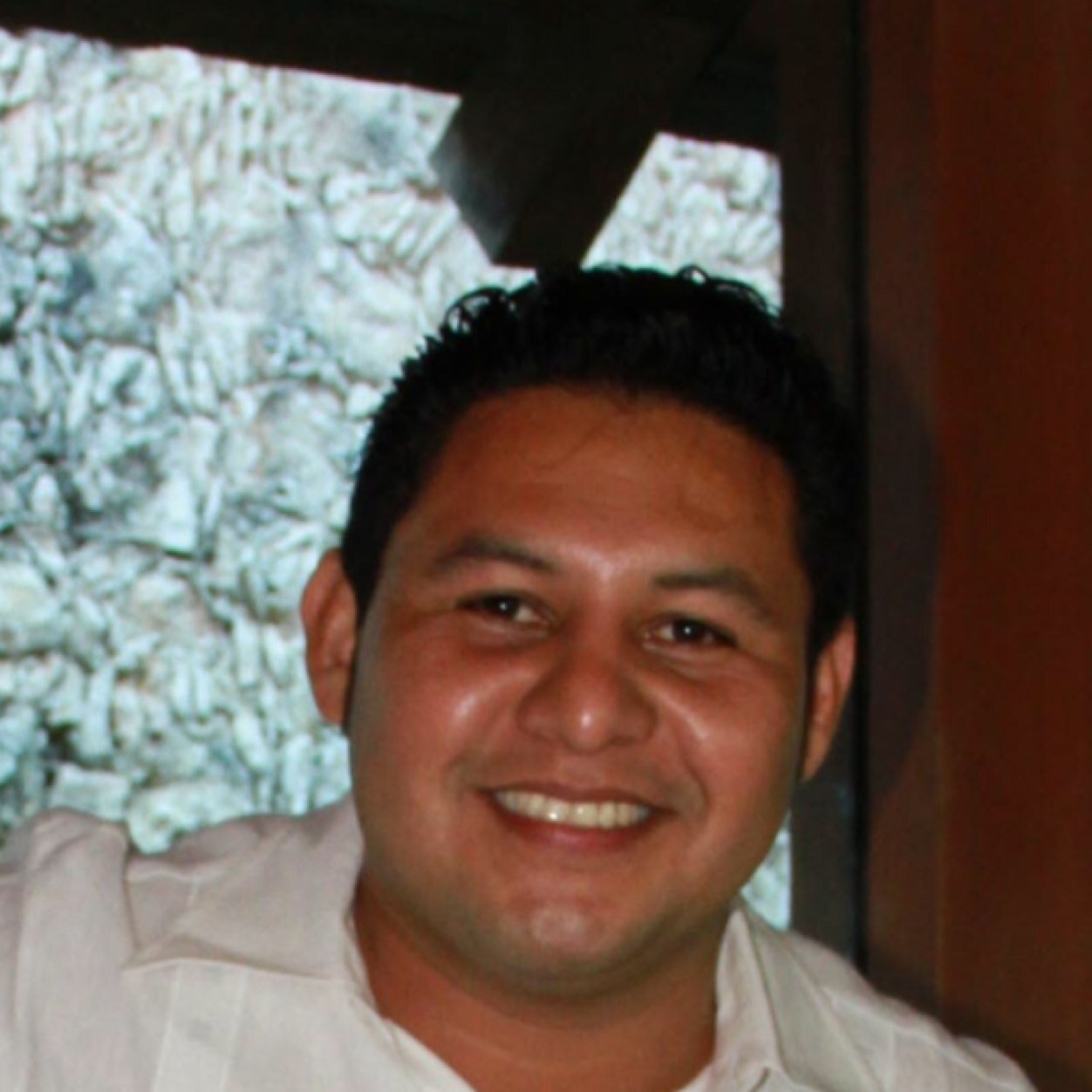 Soy un joven comprometido al trabajo. El amor de mi vida son mis sobrinas, y sobrinos, americanista de nacimiento y orgullosamente Campechano.