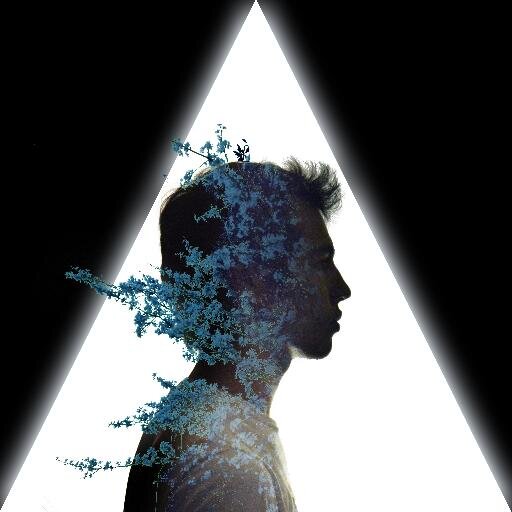 Comunicólogo, músico y melómano por herencia, de chiquito fui astronauta, de grande quería ser productor audiovisual, apasionado de todo esto. @ReflectoFilms