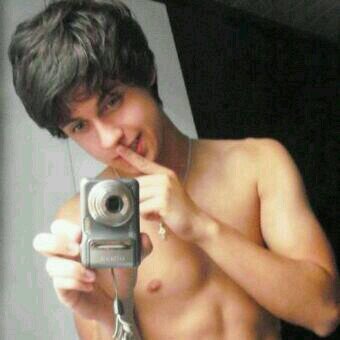 AaronKrumell's profile picture. Construyendo mis sueños ♡