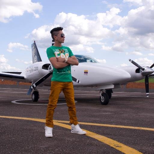 cantante del Género Urbano y bailarín de break dance, Bogotá - Colombia 
Contrataciones: Dybancontacto@gmail.com