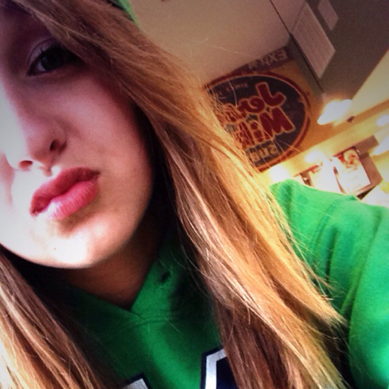 Emmasean1112's profile picture. hi