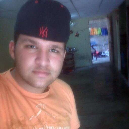 Ve bien por la vida y te irá bien en la vida... Protagonista de mi propia historia..Futuro ingeniero en petroleo.  LUZVE
