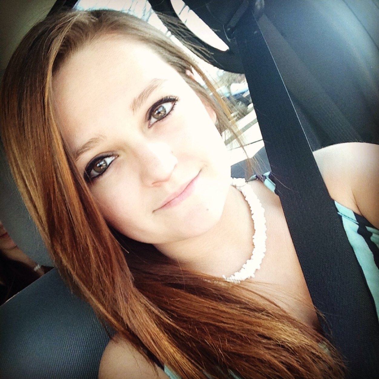 sydney_deyoung's profile picture. •SHHS•Making the best of what I have•Cant stop the waves, so lets go surfing•