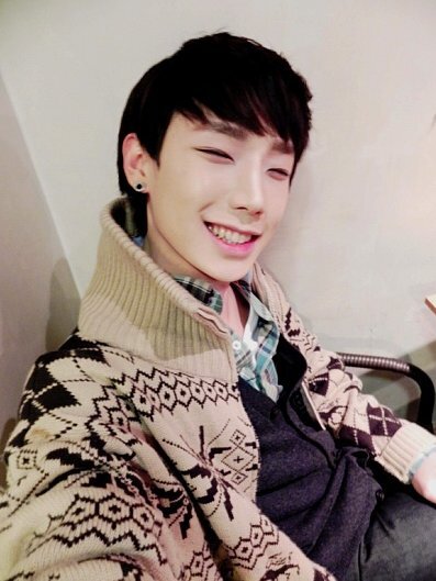 얼짱 김현호 입니다 (봇) 여동생:@SKF94_NAEUNAP #93라인 봇생일:260314