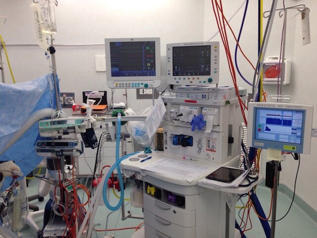 Dr_Anaesthetist's profile picture. tech guru, medical expert, babysitter, and fish admirer