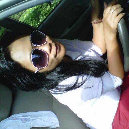 kul d stie perbanas , krj jd SPG evnt, pengen jd orng sukses...
