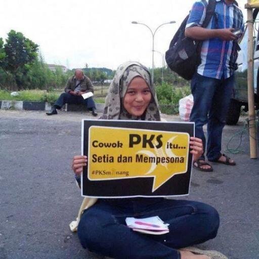 Wanna Be Akhwat | Muslimah | #SayaPilihPKS | Bukan Kader tapi sangat suka dengan Partai Keadilan Sejahtera (PKS)