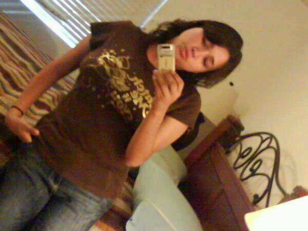 Estudiante , me gusta los deportes , movies , convivir  kn los amigos ,  conocer a nuevas personas
