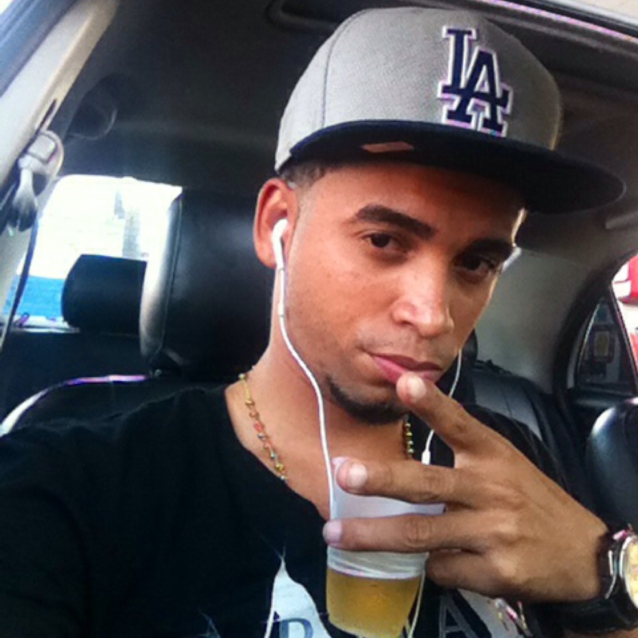 TheBatico's profile picture. Exígete mucho a ti mismo y espera poco de los demás. Así te ahorrarás disgustos. BB Pin:330B5246