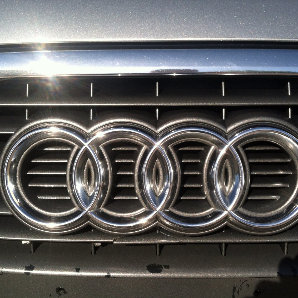 llanerojurado's profile picture. There's a sell on every call