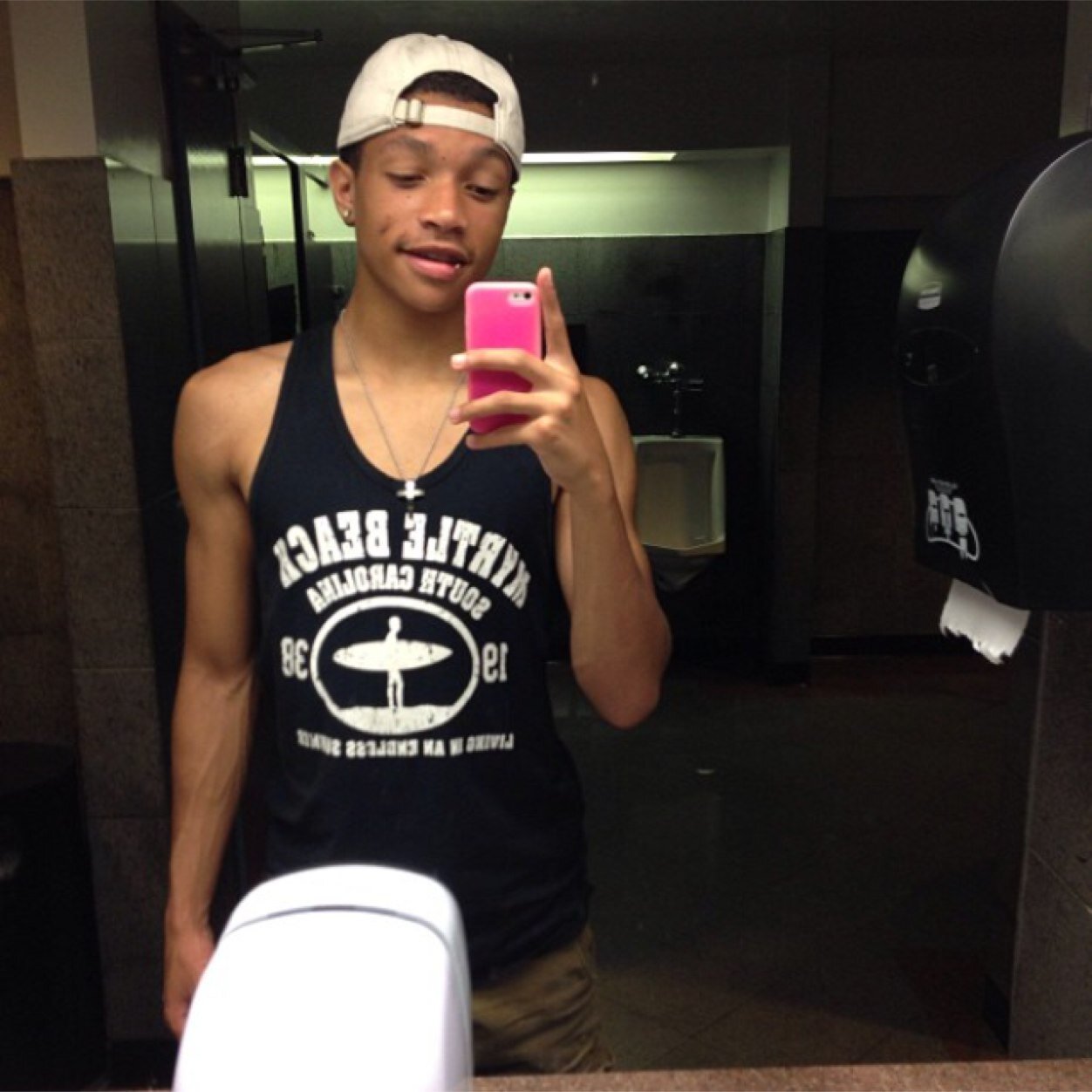 Back up to @flyestB_