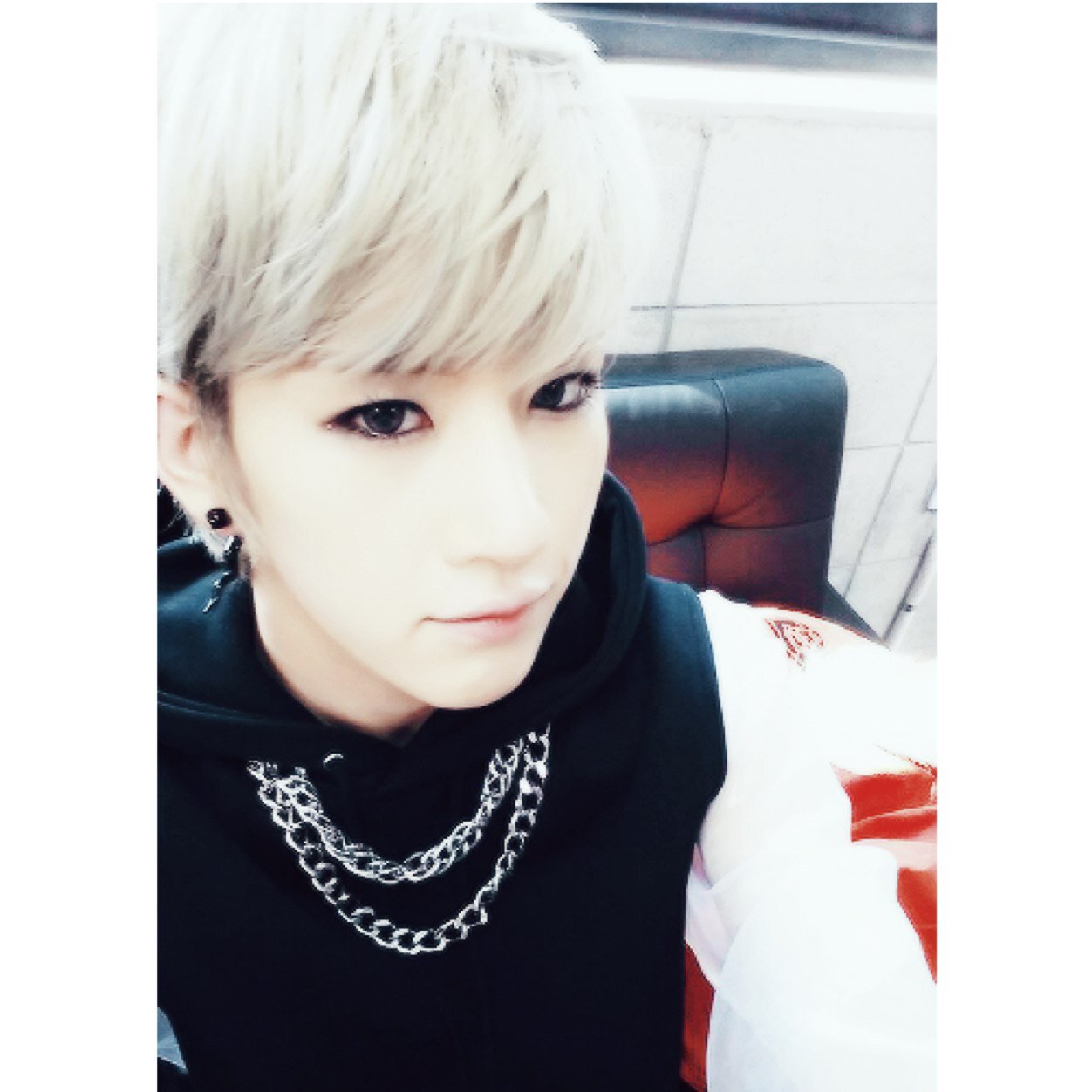 สวัสดีครับ! ผมบีจู Topp Dogg ยินดีที่ได้รู้จักฮะ ^^ มาคุยกันบ่อยๆนะครับ ^^ ฮยองสุดหื่นของผม ❤️@Seogoong_BTH ❤️ #94LINE @ToppDoggHouse ❤️