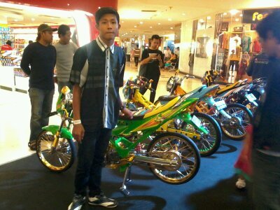 I'LL NEVER WALK ALONE | Tetap bertaham meski ini teras sakit :')