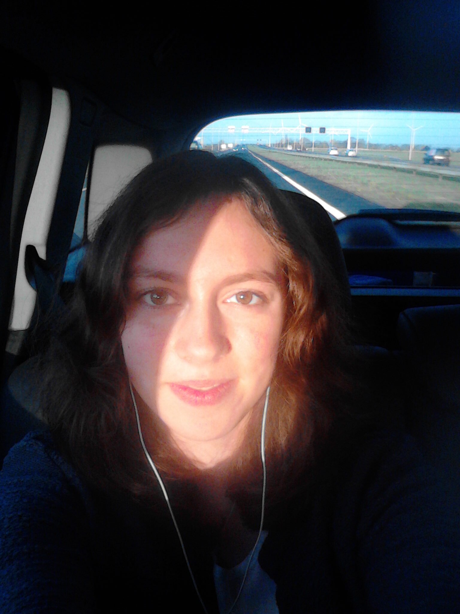 i love my friends. they support me when i'm sad and i never let them go. i will always help/love you ♥ / music is my life