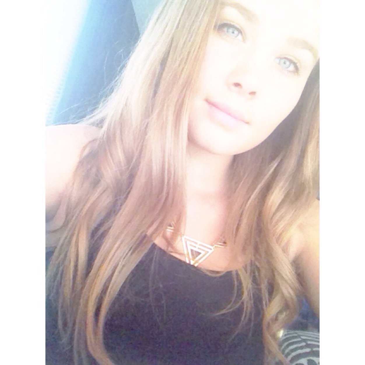 i love you with my whole heart , you have a special place in my life. Cant imagine a world without you , youre perfect. My sunshine in my dark world xxx derya