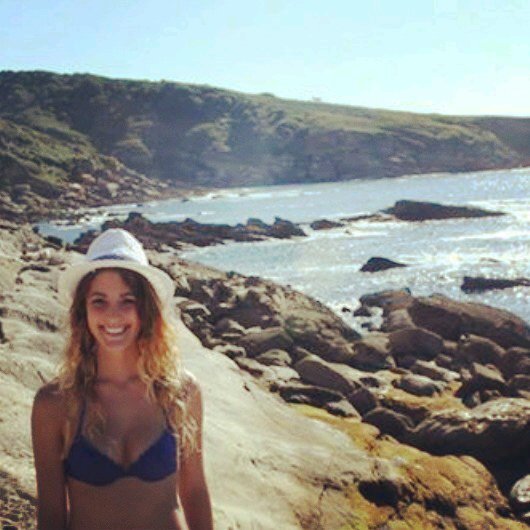 LauraEnriquez_'s profile picture. Fúmate la vida, enrolla los problemas, enciende las ideas..!