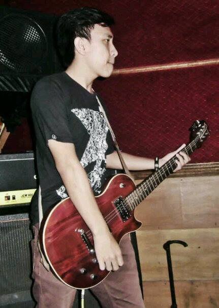 Make Sad My Butterfly Guitars Player|Miss Holiday|Manchester United