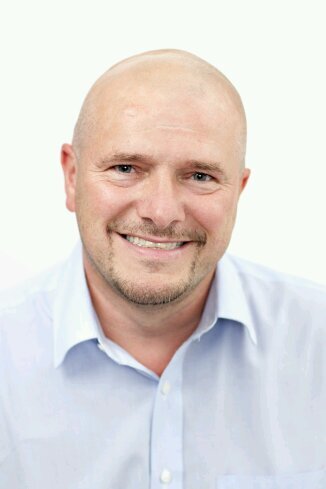 breakingbob_'s profile picture. rob grahamSlayer of dragons, Writer of wrongs, Owner of big uns, And singer of songs... Work in progress. Erm... is communication overated? Discuss....
