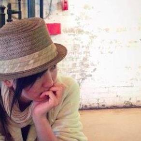 chaminon's profile picture. Front-end developer & UI/UX designer in love with vue.js