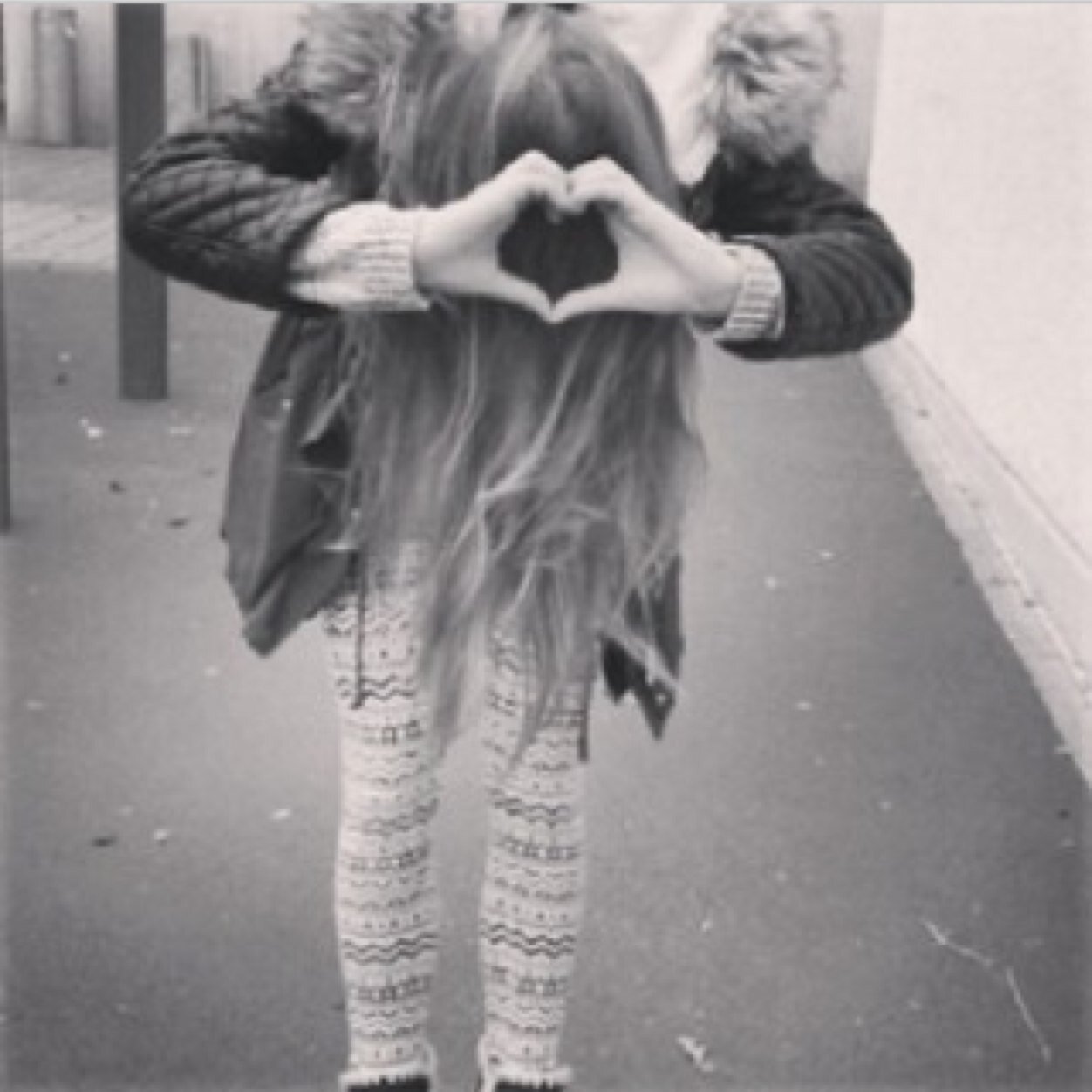I'm a Strang German girl and i'm Directioner ❤Please Follow me and i Follow you to :)