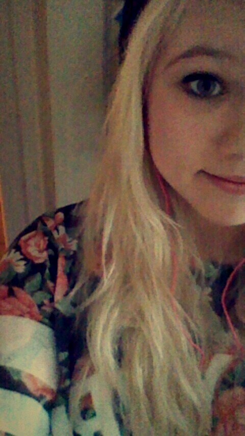 11Reynoldslul's profile picture. just a random brit:)