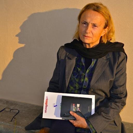 Journaliste blogueuse pour la-femme-qui-marche.fr (Ex France-Inter) Auteur Où sont les toilettes chez Ramsay. En voiture Simone chez Gawsewitch. Née un 9 Avril.