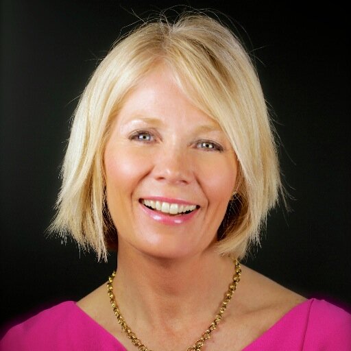 Presenter, Facilitator, Communications Coach.

Confidence in the Spotlight: On Camera, On Stage and On Line