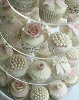 FizzaAsha's profile picture. 