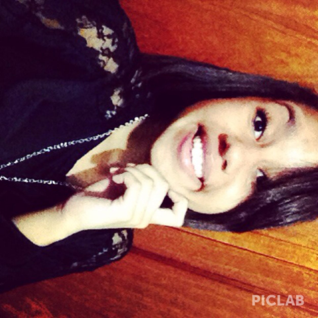 Livrai-me da falta de sorriso, proteja-me da inveja, guia-me pelos caminhos do bem e deixa todos meus dias repletos de alegria... Amém!!