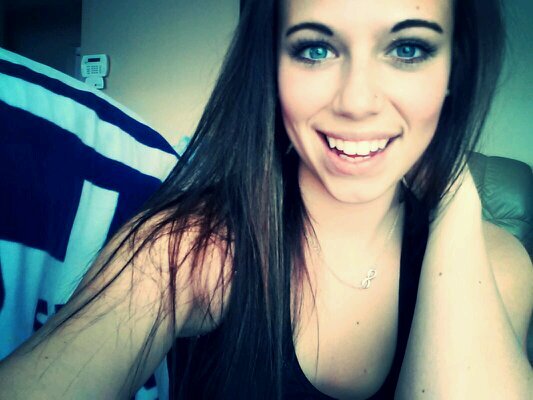 nadiiahood's profile picture. 