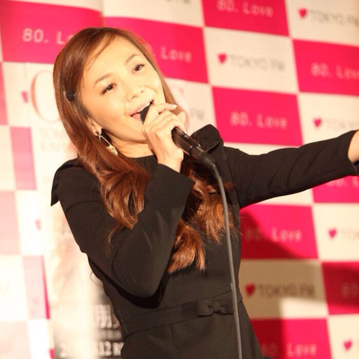 小室哲哉、華原朋美、鉄道、vissel kobe、nagoya grampusのファンです。
