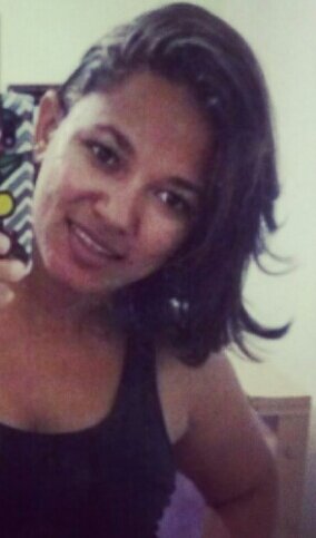 Sou melhor do que αs pessoαs pensαm, pior do que elαs imαginαm, αs críticαs não me αbαlαm,os elogios não me iludem, sou o que sou não o que fαlαm.
