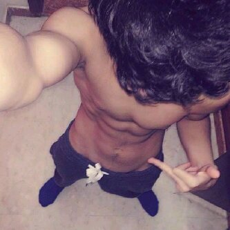 عمري 19 وزني 51 طولي 170 موصفات خليجي زي الفل ^_^