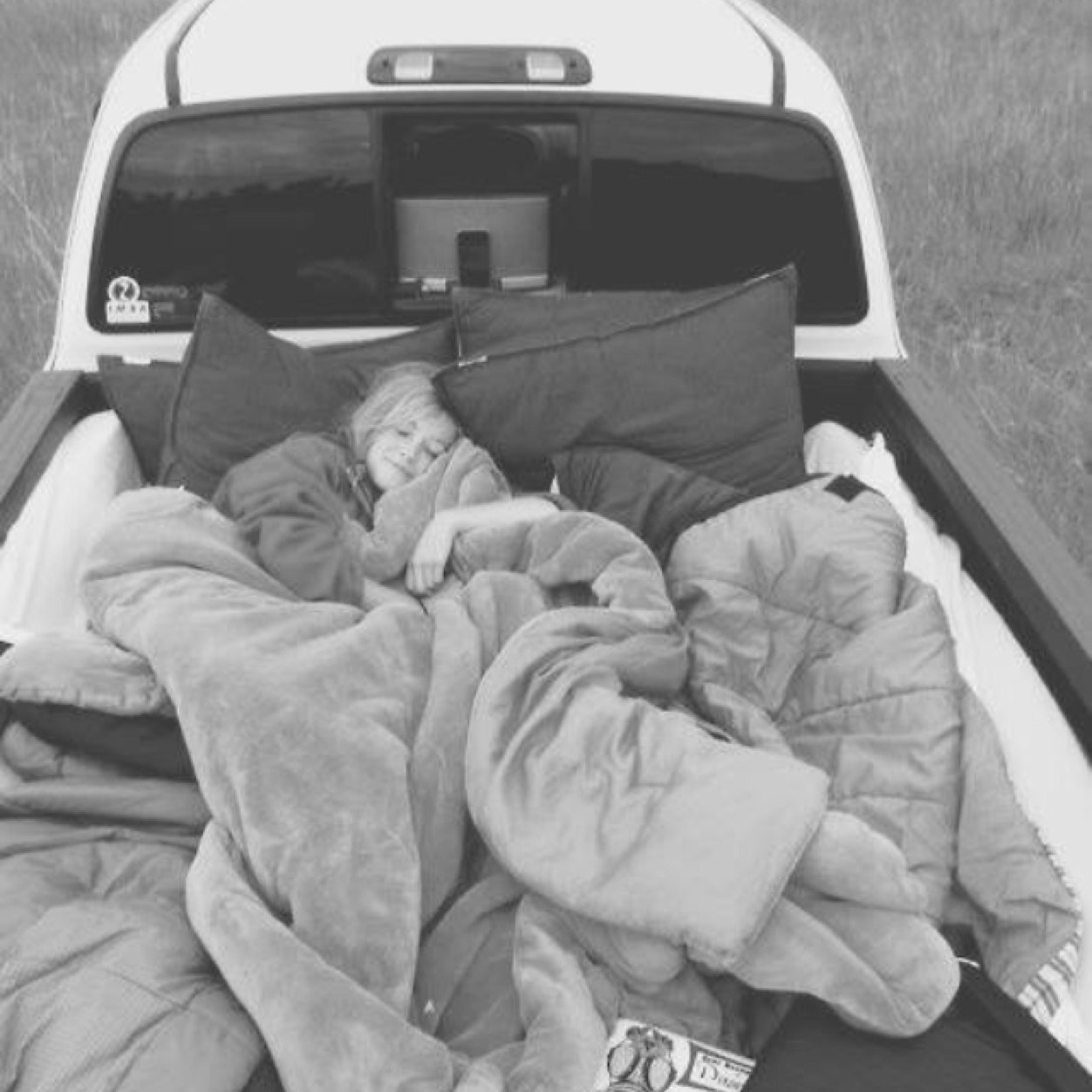 cuzLoveDontDIe's profile picture. 