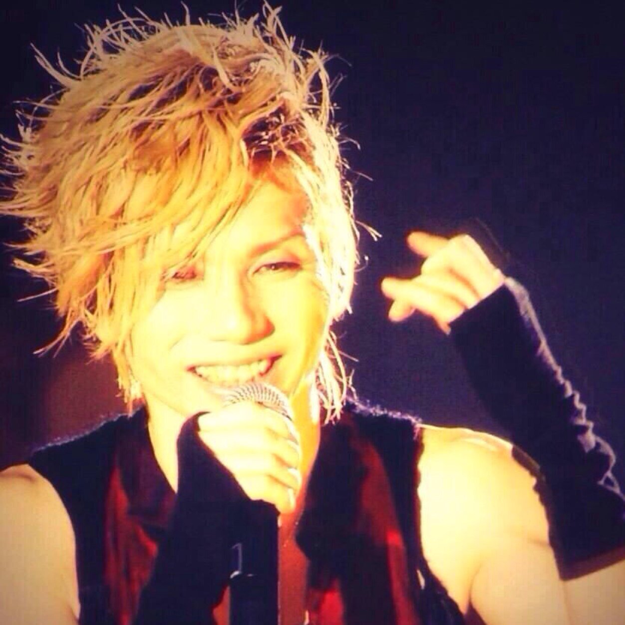 abc.janneを心から愛してます。 まぢ大好き！てか林保徳中毒です笑 あと世界一のベーシストはka-yuだと思ってます！abc.janne好きの人と絡みたいです！