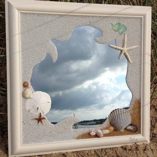 Cape Cod Artist Robin Pierson creates decorative window and mirror art with a coastal theme.  Her shop is located in Pocassett, MA .