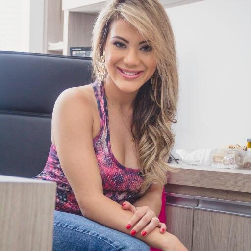Mineira e apresentadora do Brunnyevc :D